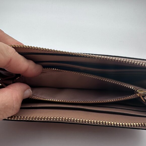 Tory Burch Quilted Pink Zippy Wallet‎ - Picture 16 of 16